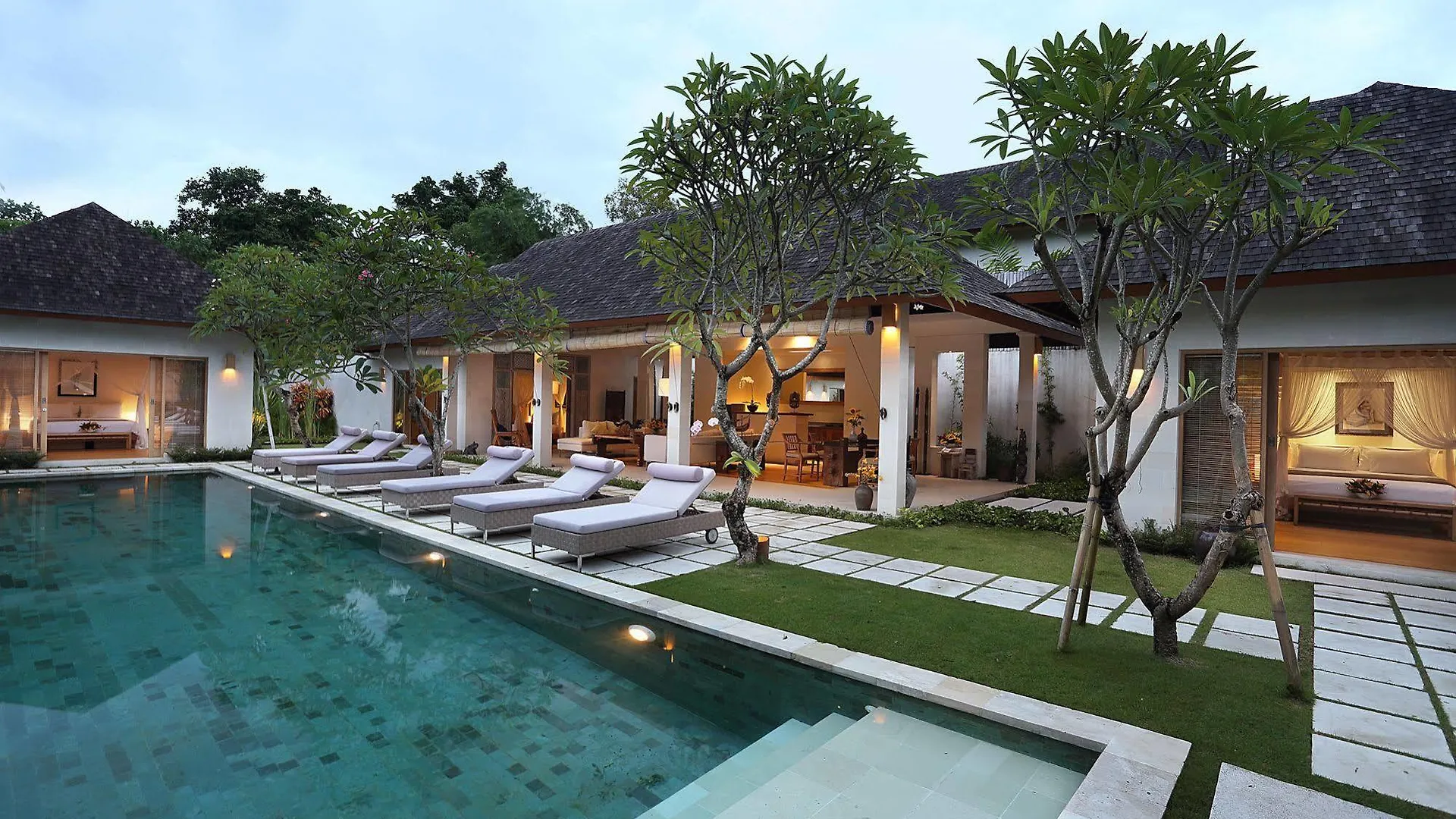 Villa Bali Asri Batubelig Seminyak Indonesia